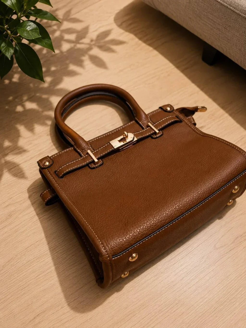 Bolsa Feminina Transversal com Fecho Giratório Modelo Brisa