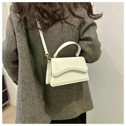 Bolsa Feminina Transversal com Design Estruturado Modelo Belle Époque