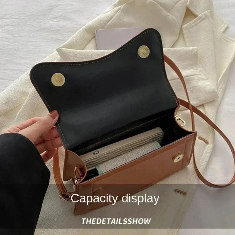 Bolsa Feminina Transversal com Design Estruturado Modelo Belle Époque